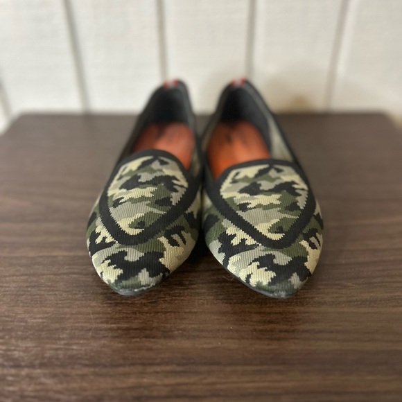 Judy + Birdies The Blackbird Khaki Camo Flats, size 6.5. - Picture 4 of 7